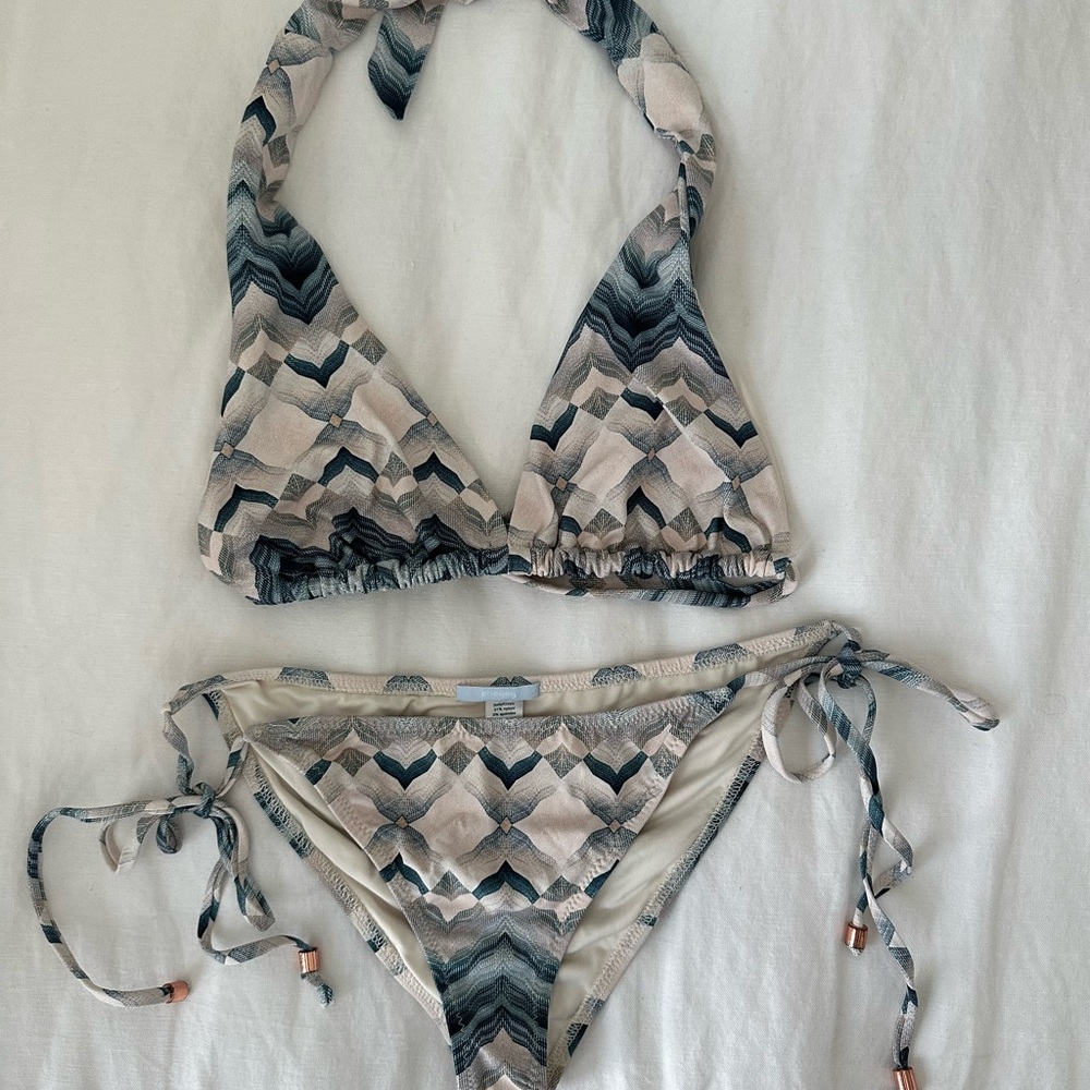 Like New Eberjey Chevron Pattern